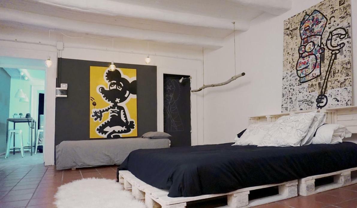 Vakantiehuis Art House In The Artist Workspace In The Center *