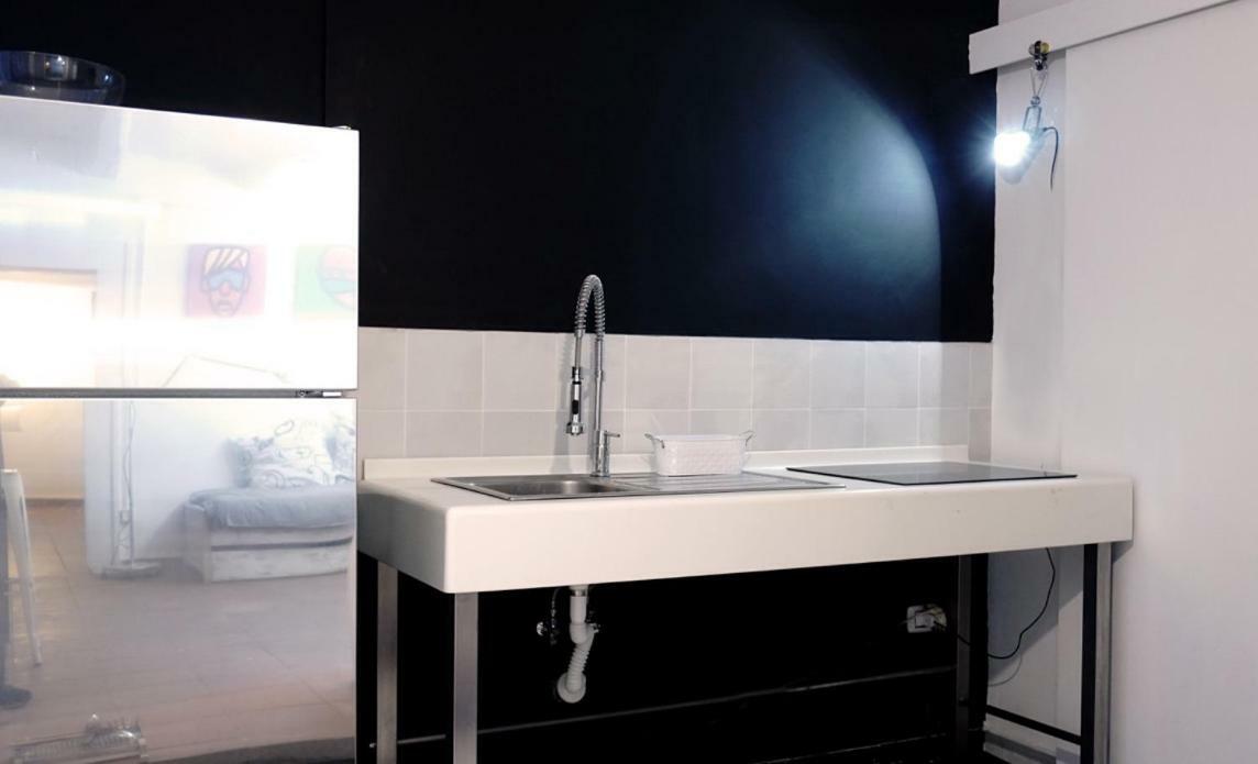 Vakantiehuis Art House In The Artist Workspace In The Center *